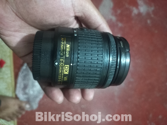 Nikoon D 5200 DSLR CAMERA